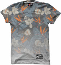 Cargar imagen en el visor de la galería, PLAYERA BASICA VINTAGE FLOWER
